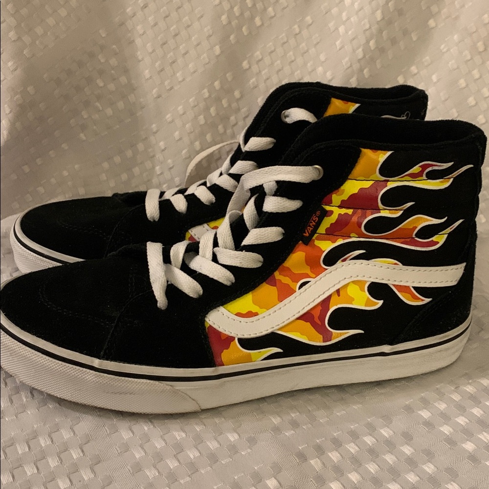 Vans kid’s black high rise sneakers with flames on each side, size 6 Youth.